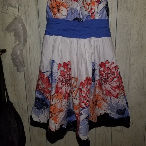 Floral dress - Picture 1 of 4